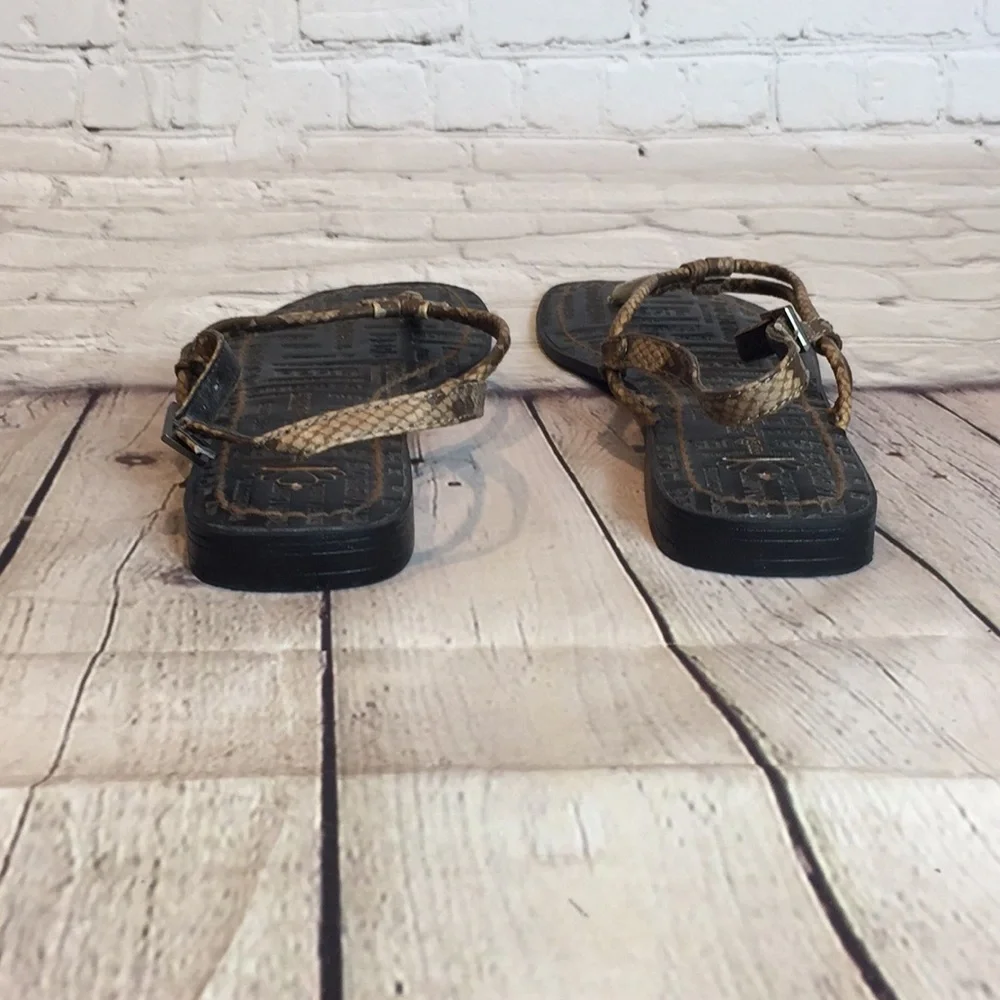 Fergalicious Thong Sandals Shoes Faux Snakeskin Shoe Size 10 - Picture 3 of 7